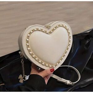 Heart Shoulder Bag Crossbody Love Heart Shape Women's PU Leather White  NWT‎